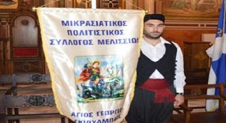 διοργανώνει μουσικοχορευτική παράσταση