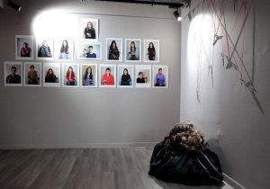 Χαλάνδρι: Η δύναμη των γυναικών σε πρώτο πλάνο στην έκθεση «Captivity» στο Κέντρο Νεότητας του Δήμου