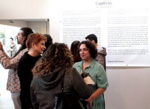 Χαλάνδρι: Η δύναμη των γυναικών σε πρώτο πλάνο στην έκθεση «Captivity» στο Κέντρο Νεότητας του Δήμου