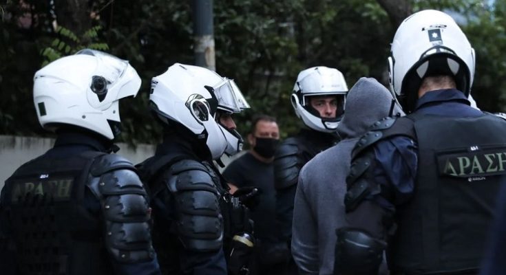 Συνέλαβαν πατέρα και γιο για διακίνηση ναρκωτικών