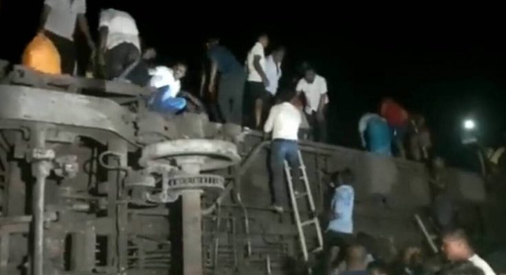 Ινδία: Σιδηροδρομικό δυστύχημα με δεκάδες νεκροί και τραυματίες στην περιοχή Balasore της Odisha