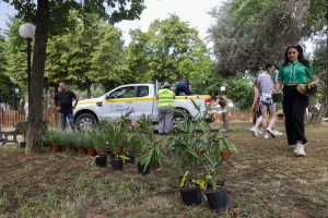 Μαρούσι:  Με τη συμμετοχή του Δημάρχου κατοίκων και νέων από το πρόγραμμα Erasmus φύτεψαν πάρκα στο Νέο Μαρούσι