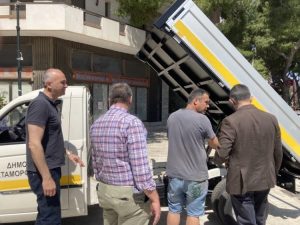 Μεταμόρφωση: Παραδόθηκε σήμερα στην Τεχνική Υπηρεσία του Δήμου ένα μικρό ανατρεπόμενο φορτηγό