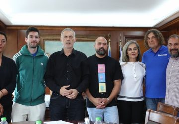 Πειραιά: «Piraeus Street Long Jump» Στο Δημοτικό Θέατρο Πειραιά με τον Μίλτο Τεντόγλου στις 4 Ιουνίου