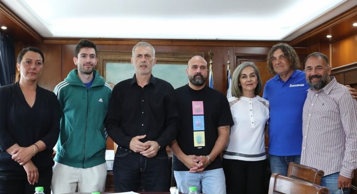 Πειραιά: «Piraeus Street Long Jump» Στο Δημοτικό Θέατρο Πειραιά με τον Μίλτο Τεντόγλου στις 4 Ιουνίου