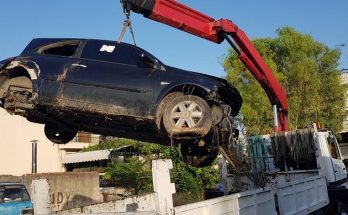 Ηράκλειο Αττικής: Συνεχίζεται η περισυλλογή εγκαταλελειμμένων οχημάτων από τον Δήμο