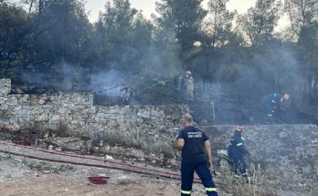 Κηφισιά: Έσβησε η φωτιά σε δασική έκταση, στο τέρμα της οδού Στρατηγού Μακρυγιάννη στην Πολιτεία