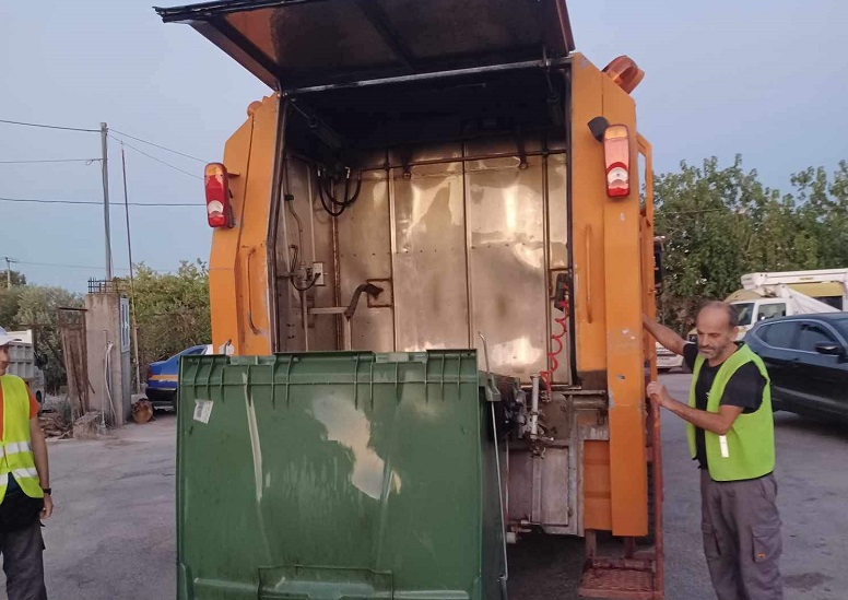 Λυκόβρυση Πεύκη: Πλύσεις κάδων από συνεργεία του Δήμου σε όλη την έκταση του Δήμου