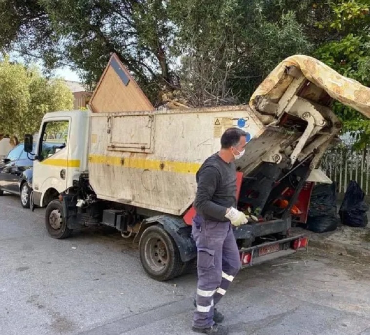 Χαλάνδρι: Έκκληση του Δήμου για μη απόθεση απορριμμάτων λόγω της πυρκαγιάς στον ΧΥΤΑ Φυλής