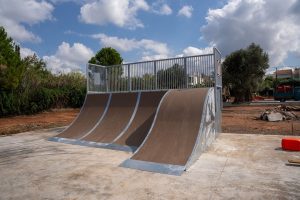 Κηφισιά: Πίστα SKATEBOARD και  BMX FREESTYLE FLATLAND επί της οδού Λύρα