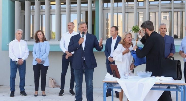 Περιφέρεια Αττικής: Στους Αγιασμούς του 2ου Λυκείου Μεταμόρφωσης και του 14ου Νηπιαγωγείου Αγ. Παρασκευής ο Περιφερειάρχης Αττικής Γ. Πατούλης
