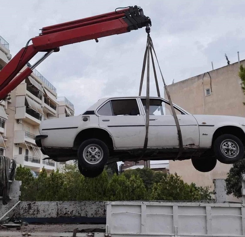 Λυκόβρυση Πεύκη: Συνεχίζεται η περισυλλογή εγκαταλελειμμένων οχημάτων από τον Δήμο