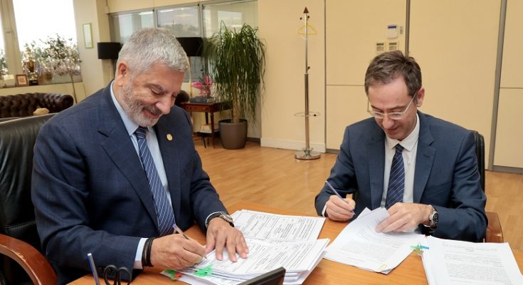 Περιφέρεια Αττικής: Υπεγράφη η σύμβαση παραχώρησης εδαφικών τμημάτων για τη δημιουργία Ποδηλατόδρομου και Πεζόδρομου στην Αττική Ριβιέρα