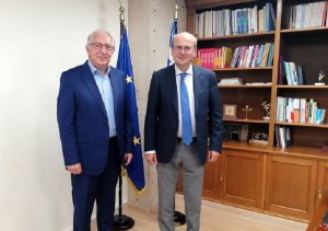 Μαρούσι : Συνάντηση του Δημάρχου Αμαρουσίου με τον Υπουργό Εθν. Οικονομίας και Οικονομικών Κ. Χατζηδάκη για τον «Οίκο Τυφλών» και το «Κέντρο Ελληνικής Κεραμικής»