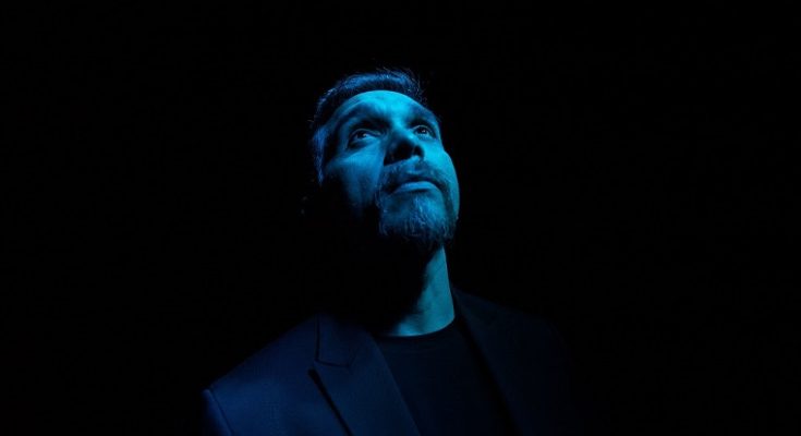 Θέατρο : «Ελευθερία Κινήσεων» Ramiro Torres de Miguel Μετάφραση – Ερμηνεία:  Luis Gomezbeck στο  Θέατρο Άβατον  