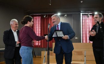 Περιφέρεια Αττικής: «Μουσικών Σχολείων Πειραιά» Τα βραβεία και χρηματικά έπαθλα «Μίκης Θεοδωράκης», που καθιέρωσε η Περιφέρεια
