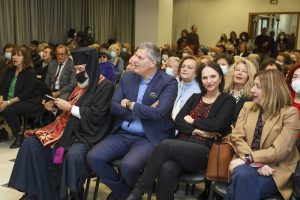 Μαρούσι: Έκοψαν την Πρωτοχρονιάτικη πίτα τα μέλη του ΚΑΠΗ