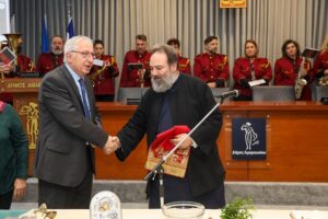 Μαρούσι: Την Πρωτοχρονιάτικη πίτα των εργαζομένων του Δήμου Αμαρουσίου έκοψε ο Δήμαρχος Αμαρουσίου