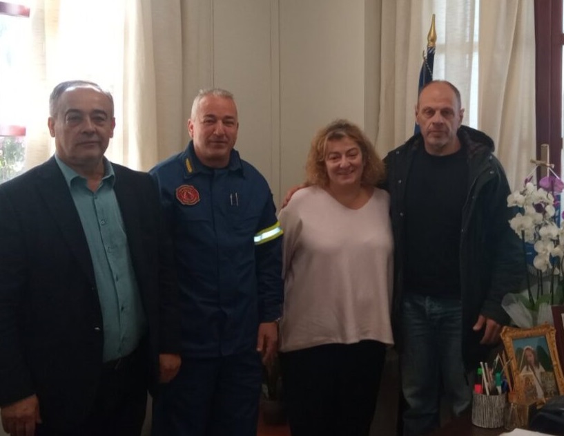 Πεντέλη: Συνάντηση εργασίας της Δημάρχου με τον Επιθεωρητή Πυροσβεστικής Νοτίου Ελλάδος Αντιστράτηγο Παναγιώτη Νιάφα