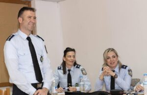 Παλλήνη:  Ο Δήμος απένειμε τιμητική πλακέτα στα στελέχη του Β' Τμήματος Τροχαίας Βορειοανατολικής Αττικής