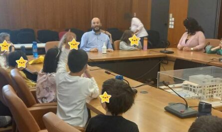 Λυκόβρυση Πεύκη: Μαθητές του 4ου Δημοτικού Πεύκης συζήτησαν για το περιβάλλον με το δήμαρχο