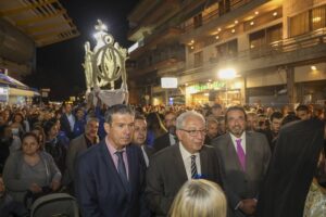 Μαρούσι: «Μεγάλη Παρασκευή» Ο Δήμαρχος στην  τελετή της Αποκαθήλωσης και την περιφορά του Επιταφίου 