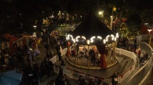 Χαλάνδρι : «Χειμερινό εορταστικό φεστιβάλ» Η γιορτή ξεκίνησε με το άναμμα του χριστουγεννιάτικου δέντρου