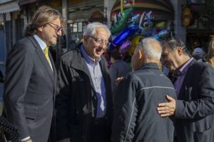 Μαρούσι: Επίσκεψη του Δημάρχου Αμαρουσίου στο Εμπορικό Κέντρο της πόλης την Παραμονή της Πρωτοχρονιάς