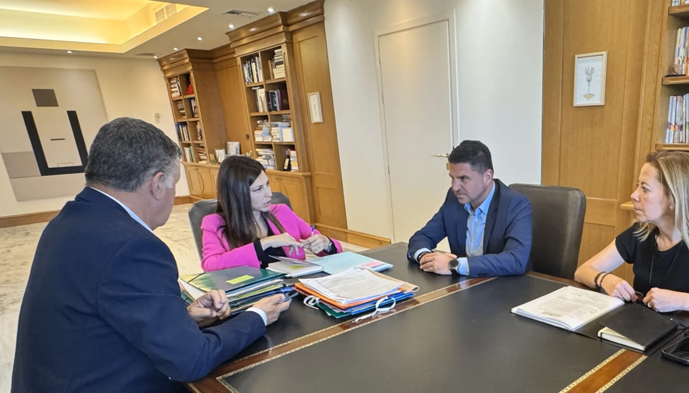 Αγία Παρασκευής: Συνάντηση του Δημάρχου με την Υπουργό Παιδείας