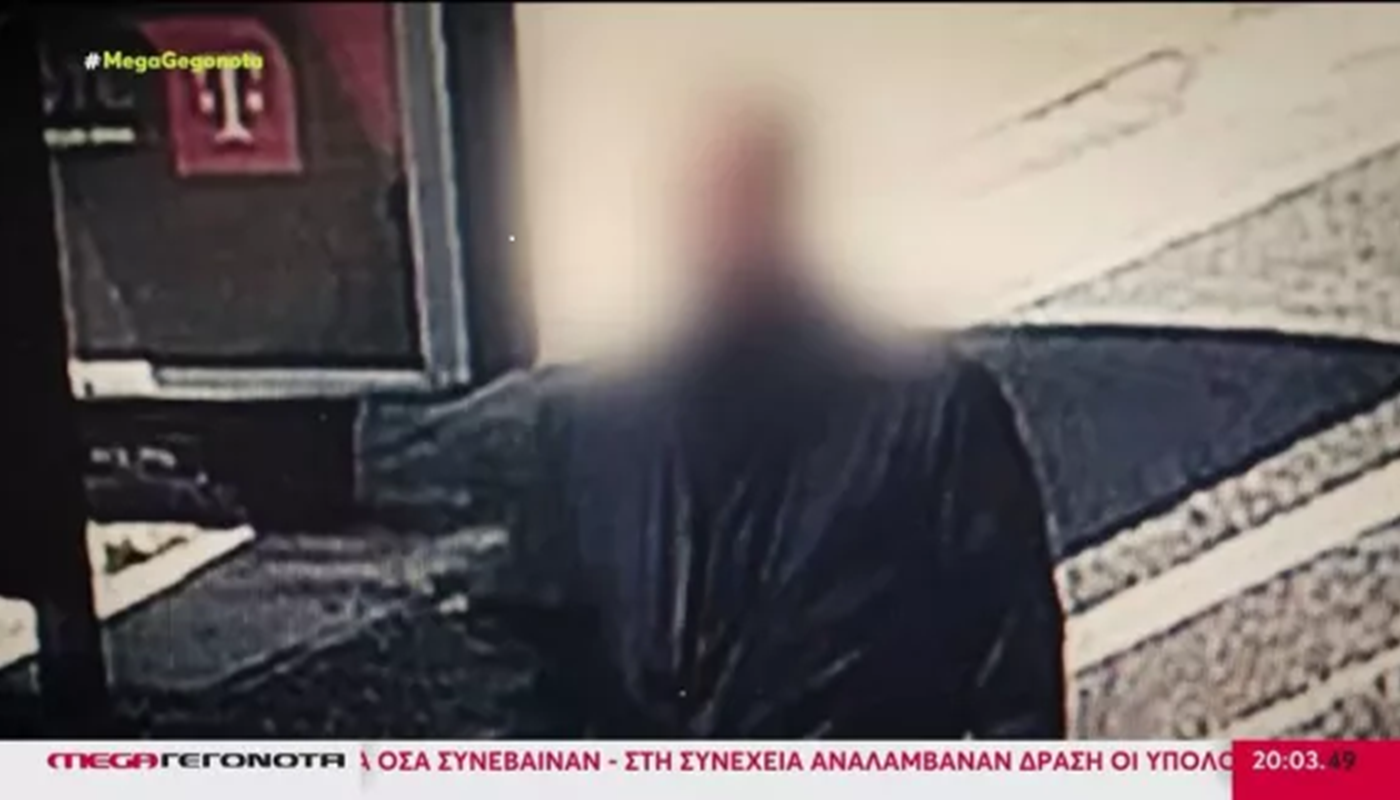 Μαρούσι: Καταγγελίες για έναν άνδρα γύρω στα 40 χρονών που κυκλοφορεί στην κεντρική πλατεία και παρενοχλεί ανήλικες κοπέλες