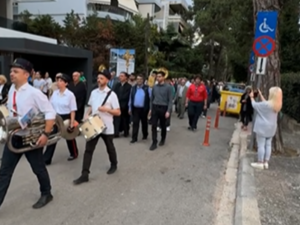 Βριλήσσια: Με λαμπρότητα τιμήθηκε η μεγάλη τοπική εορτή της Αναλήψεως του Κυρίου Βριλήσσια: Με λαμπρότητα τιμήθηκε η μεγάλη τοπική εορτή της Αναλήψεως του Κυρίου