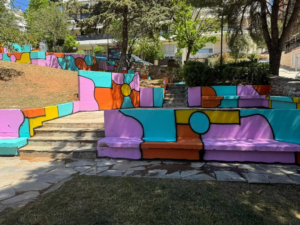 Βριλήσσια: Ο Δήμος συνεργάστηκε με καλλιτέχνες της πόλης - Εθελοντικά μεταμόρφωσαν τσιμεντένιους δημόσιους χώρους σε έργα τέχνης