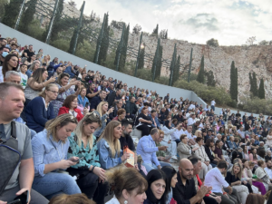 Ηράκλειο Αττικής: Ο Δήμαρχος στη γιορτή λήξης της σχολικής χρονιάς των Εκπαιδευτηρίων Μάνεση  Δημοτικού και Νηπιαγωγείου