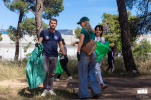 Στη διάρκεια της δράσης συγκεντρώθηκε σημαντική ποσότητα απορριμμάτων (πλαστικά, μεταλλικά αντικείμενα, γυαλί κ.α.),