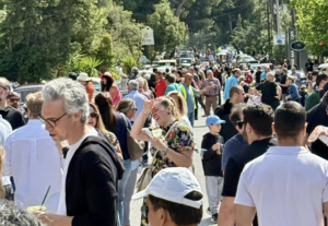 Κηφισιά: 19ος Γύρος Κηφισιάς – ΦΙΛΠΑ «Αντίκες και Λουλούδια - Ιωάννης Λαδάκης»