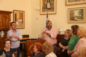 Τους εγκάρδιους χαιρετισμούς του Δημάρχου Αμαρουσίου Θεόδωρου Αμπατζόγλου, μετέφερε ο Αντιδήμαρχος Κοινωνικής Πολιτικής και Νομικών Υποθέσεων Δημήτρης Σμυρνής
