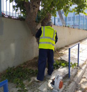 Μαρούσι : Εργασίες καθαριότητας, φυτεύσεων, συντήρησης πρασίνου και τεχνικές επισκευές στο από την Υπηρεσία του Αστικού πρασίνου και καθαριότητας
