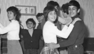 Η «νεολαία και τα στέκια της» Από το 1930 έως και σήμερα