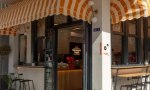 Η «νεολαία και τα στέκια της» Από το 1930 έως και σήμερα