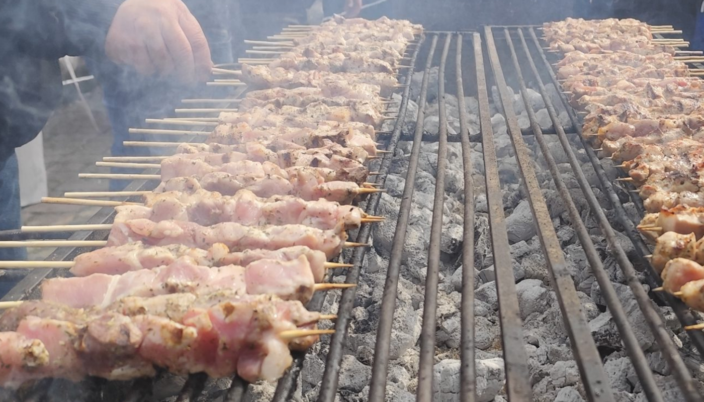 Πανηγύρια με ψησταριές, σουβλάκια και ψησίματα «Όχι πια» Με σχετικό νόμο μόνο με catering
