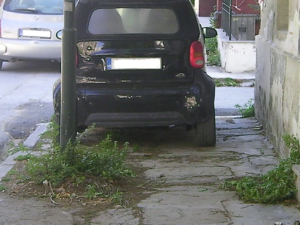 Μεγάλα τα προβλήματα με τα Πεζοδρόμια στα Βόρεια Προάστια