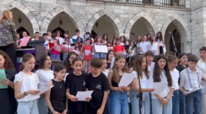 Πεντέλη: Μαγική μουσική βραδιά στο «9ο Αντάμωμα Σχολικών Χορωδιών» στο κατάμεστο Μέγαρο Δουκίσσης Πλακεντίας Πεντέλη: Μαγική μουσική βραδιά στο «9ο Αντάμωμα Σχολικών Χορωδιών» στο κατάμεστο Μέγαρο Δουκίσσης Πλακεντίας