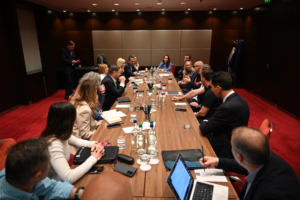 Περιφέρεια Αττικής: Ο ΣΕΓΑΣ και η Περιφέρεια συζητήτουν για το μέλλον του μαραθωνίου με τη World Athletics και τους Marathon Majors