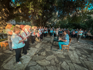 Αγία Παρασκευή: Σε γιορτινή ατμόσφαιρα τα ΚΑΠΗ του Δήμου καλωσόρισαν το καλοκαίρι