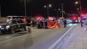 Παρασύρθηκε από αυτοκίνητο εθελόντρια πυροσβέστης την ώρα κατάσβεσης οχήματος στην Εθνική οδό Αθηνών- Λαμίας