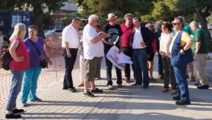 «Επιτροπή Κατοίκων και Επαγγελματιών Καναπίτσας» Συνάντηση κατοίκων με τον βουλευτή Βόρειου Τομέα της Νέας Αριστεράς Ευκλείδη Τσακαλώτο «Επιτροπή Κατοίκων και Επαγγελματιών Καναπίτσας» Συνάντηση κατοίκων με τον βουλευτή Βόρειου Τομέα της Νέας Αριστεράς Ευκλείδη Τσακαλώτο