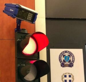 Αθήνα: Φανάρια με κάμερες από τον επόμενο μήνα
