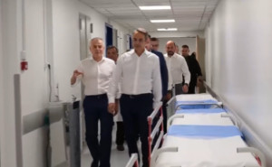 Επίσκεψη του πρωθυπουργού στο ΚΑΤ στο «Ανακαινισμένο τμήμα επειγόντων περιστατικών»