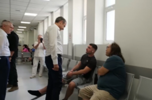 Επίσκεψη του πρωθυπουργού στο ΚΑΤ στο «Ανακαινισμένο τμήμα επειγόντων περιστατικών»