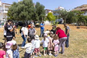 Μαρούσι: Δράση δενδροφύτευσης που διοργάνωσε το Forum Νέων Αμαρουσίου με την υποστήριξη της υπηρεσίας Πρασίνου του Δήμου